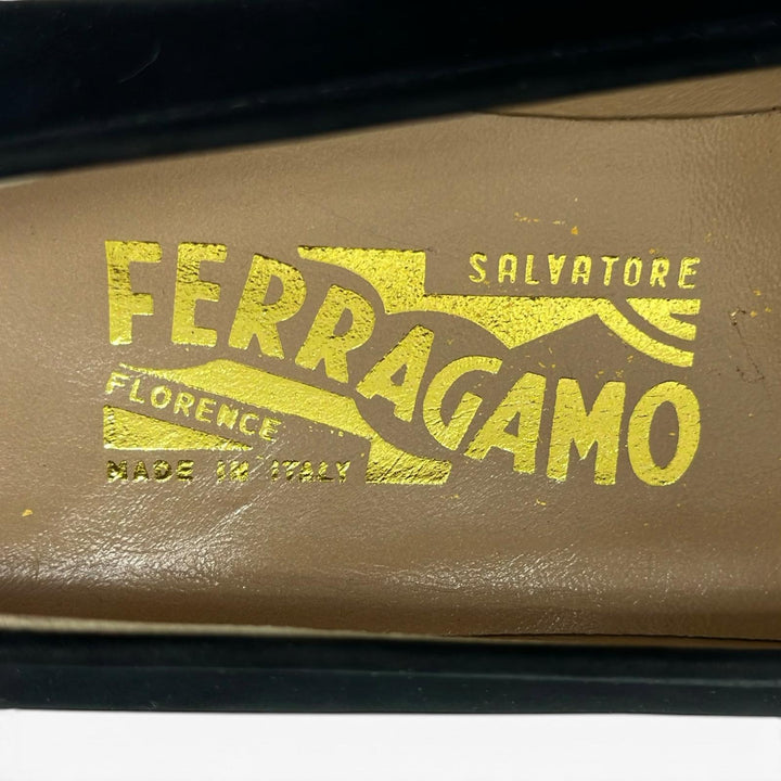 Pristine Salvatore Ferragamo pumps BABS Double Gancini Dark navy Suede leather