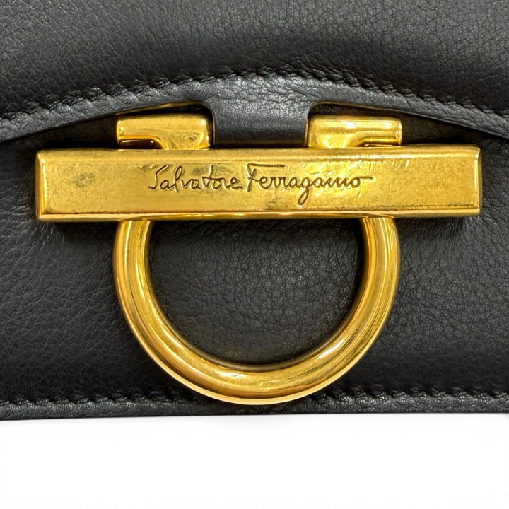 Excellent Salvatore Ferragamo Shoulder Bag Joanne black Calf leather Women