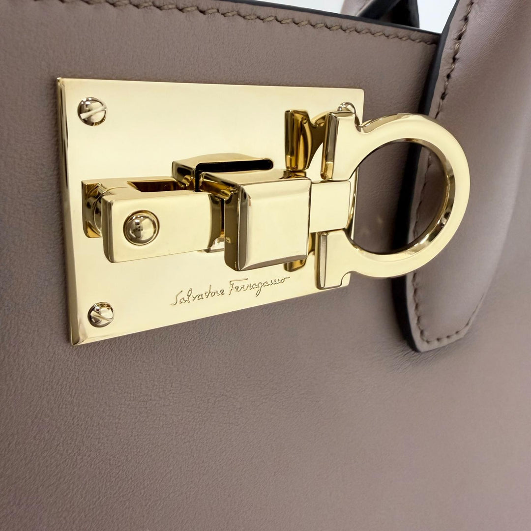 Excellent Salvatore Ferragamo Handbag Studio Gancini Soft Leather 2-Way Brown