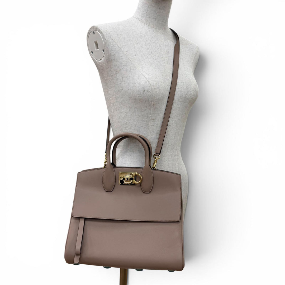 Excellent Salvatore Ferragamo Handbag Studio Gancini Soft Leather 2-Way Brown