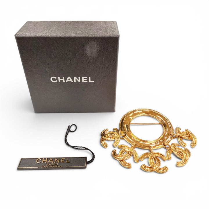 Pristine CHANEL Brooch 5-Link COCO Mark Circle Swing gold Women 94P