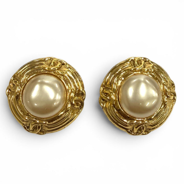 Excellent CHANEL Earring Faux Pearl COCO Mark gold Women 93A