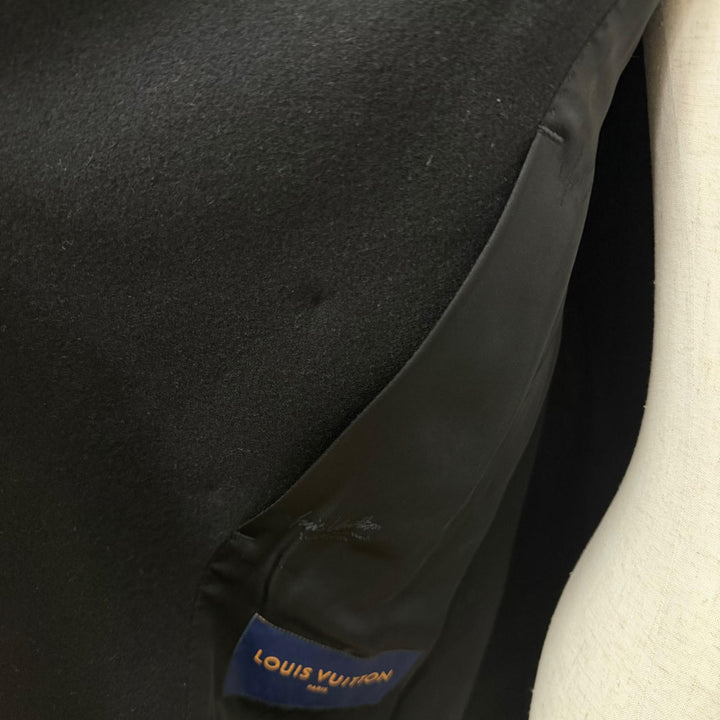 Great LOUIS VUITTON pea coat Embossed logo double-breasted technical wool