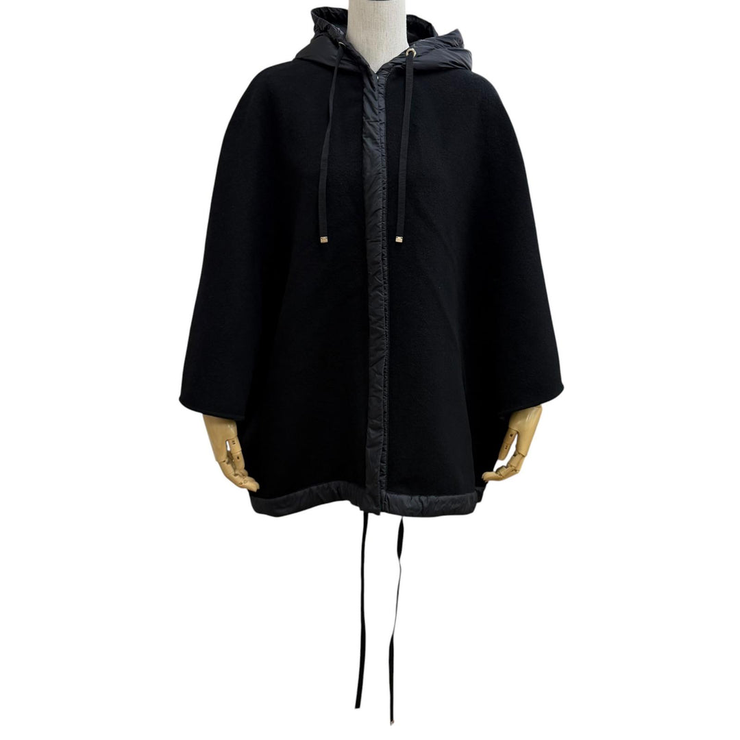 Great MONCLER poncho Logo patch, hooded, color-blocked cape wool J20933G00025