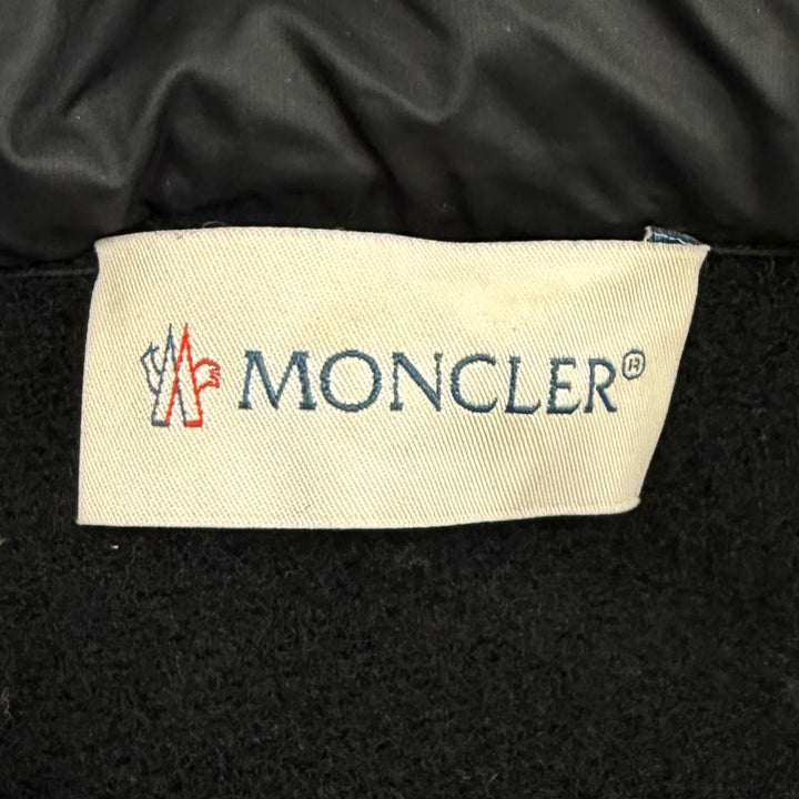 Great MONCLER poncho Logo patch, hooded, color-blocked cape wool J20933G00025