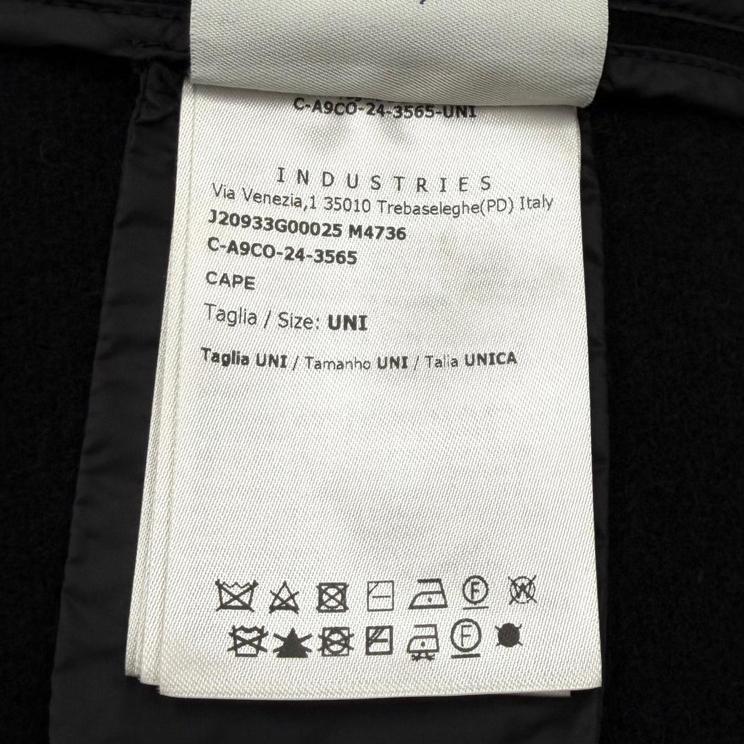 Great MONCLER poncho Logo patch, hooded, color-blocked cape wool J20933G00025
