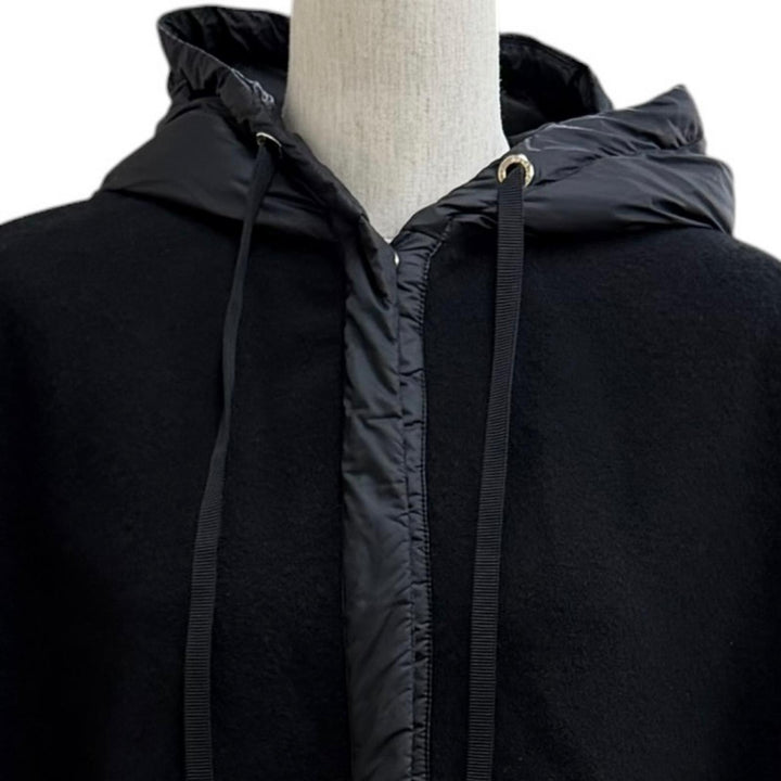 Great MONCLER poncho Logo patch, hooded, color-blocked cape wool J20933G00025