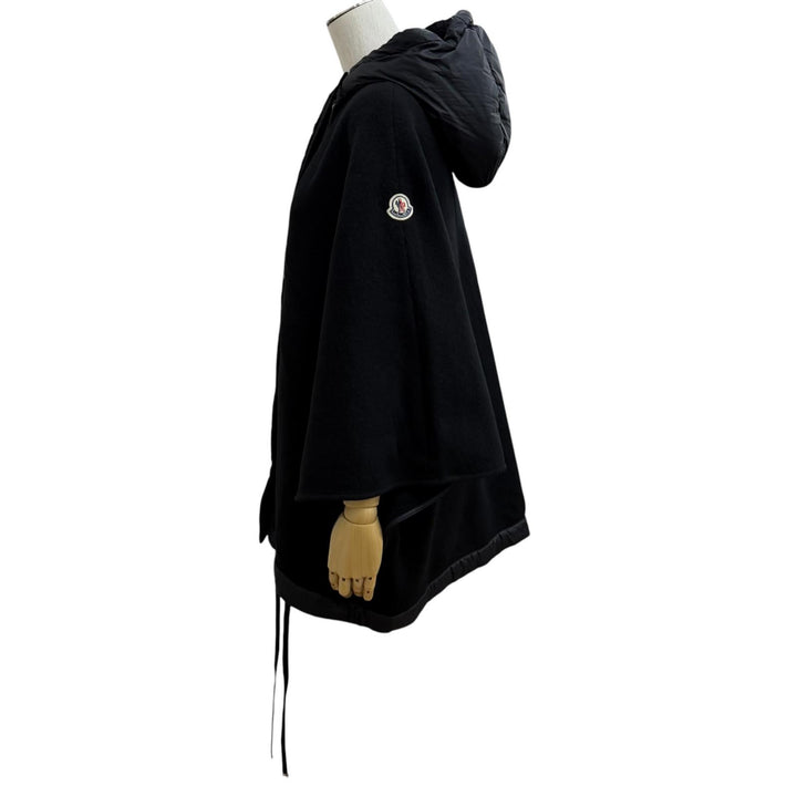 Great MONCLER poncho Logo patch, hooded, color-blocked cape wool J20933G00025