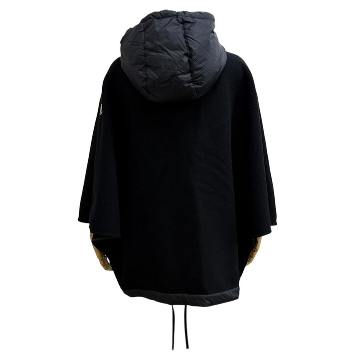 Great MONCLER poncho Logo patch, hooded, color-blocked cape wool J20933G00025