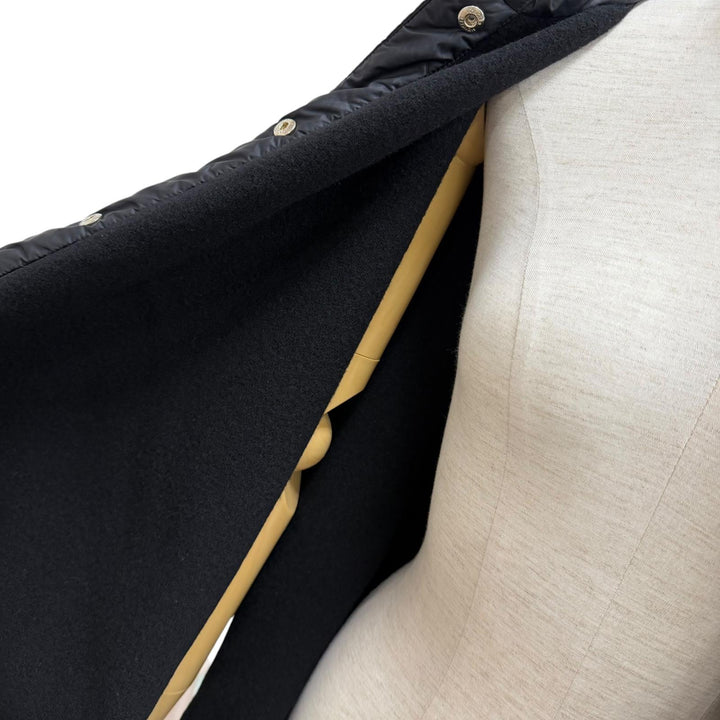 Great MONCLER poncho Logo patch, hooded, color-blocked cape wool J20933G00025