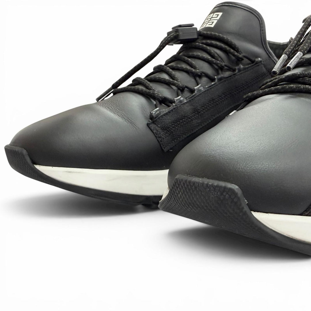 Discounted Great GIVENCHY sneakers SPECTRE RUNNER Logo Zipline 4G black 42 BH009BH1LL