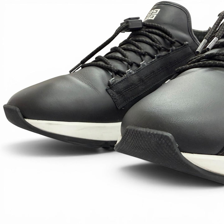 Discounted Great GIVENCHY sneakers SPECTRE RUNNER Logo Zipline 4G black 42 BH009BH1LL