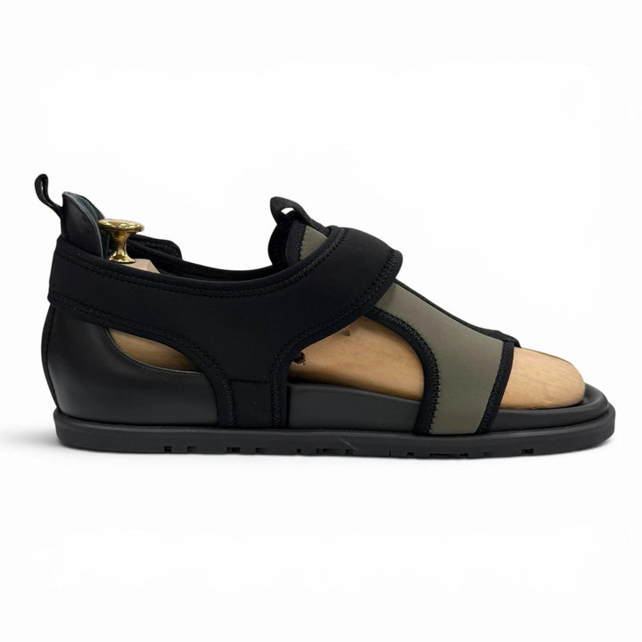 Pristine HERMES Sandals Giorno Leather accents