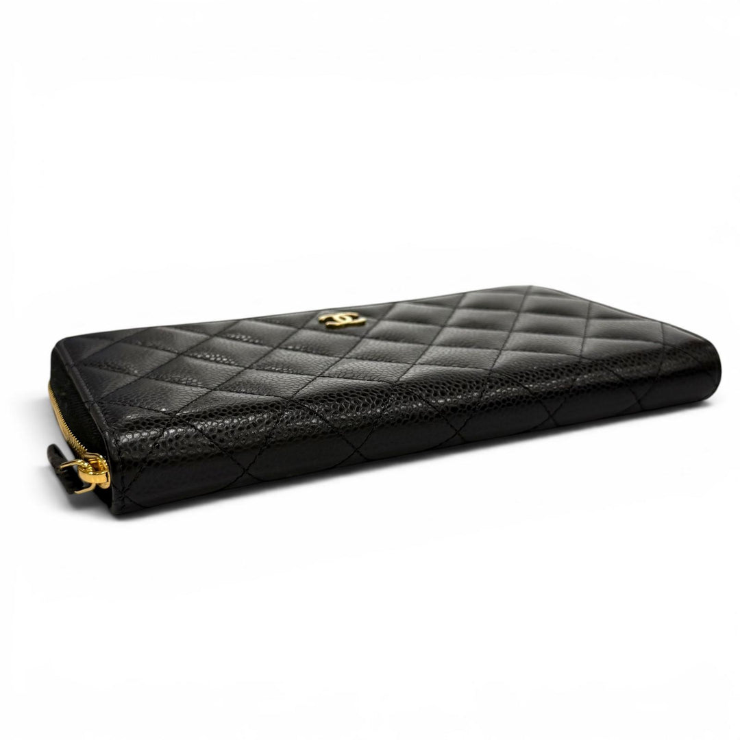 Very Good CHANEL Purse black Caviar skin Women AP0242