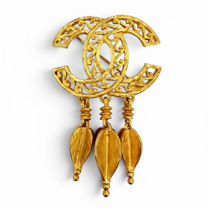 Excellent CHANEL Brooch COCO Mark with fringe gold Women 95A