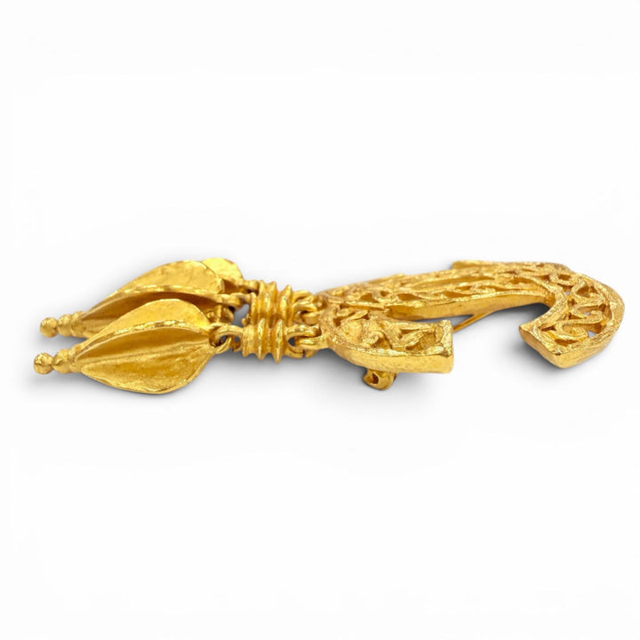 Excellent CHANEL Brooch COCO Mark with fringe gold Women 95A