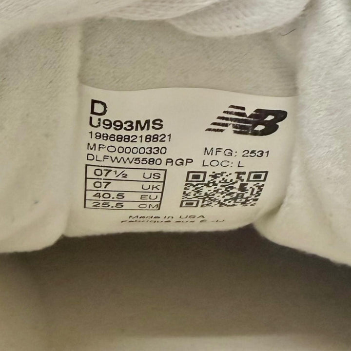 Pristine New Balance KITH MSG Low cut sneakers Made in USA 993 Silver