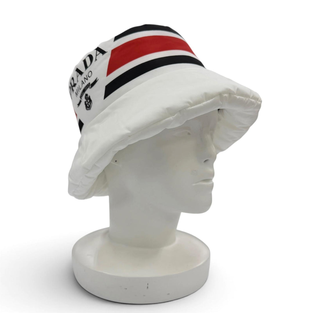 Excellent PRADA NYLON PADDED HAT Logo design, padded bucket hat white M 1HC248