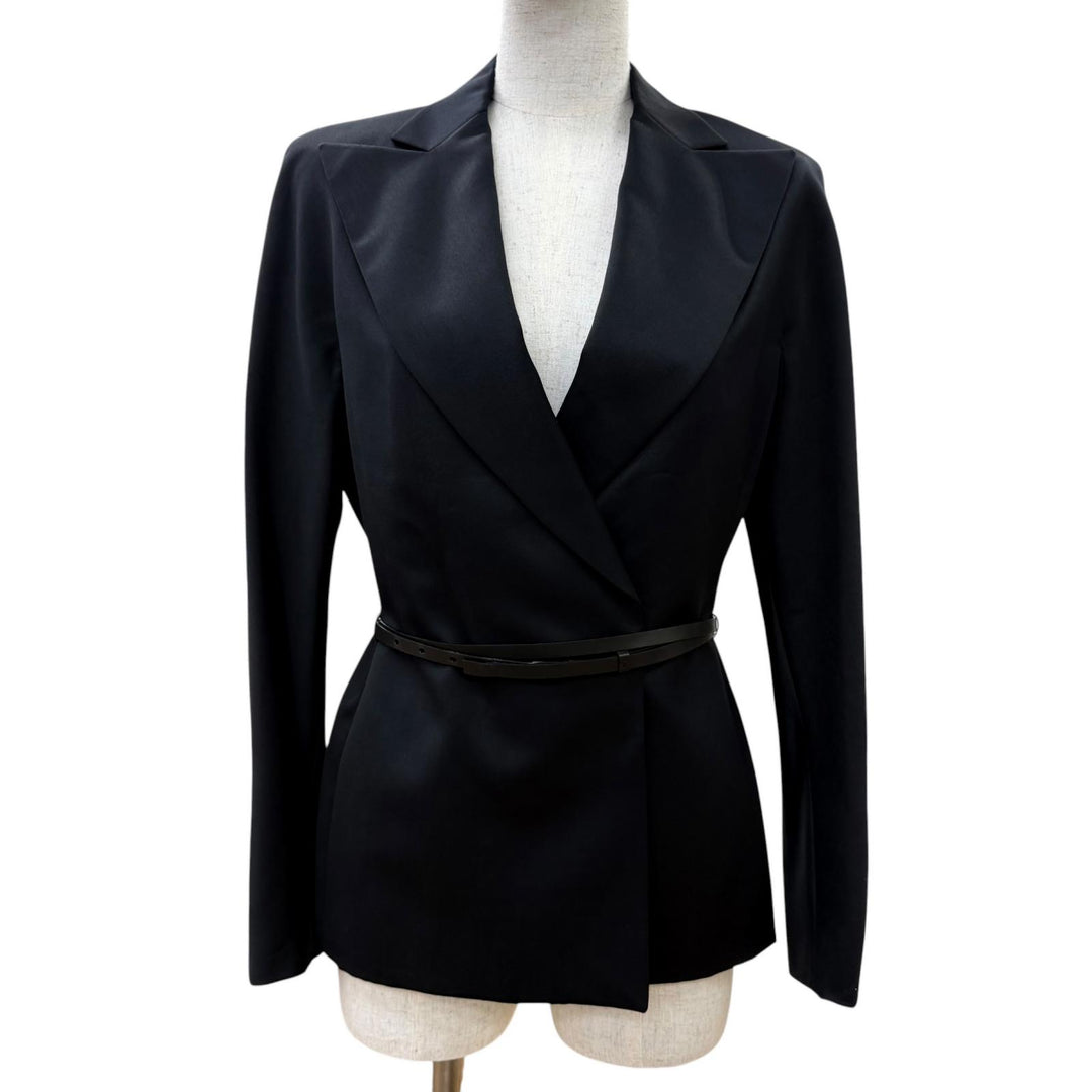 Great GUCCI tailored jacket Peaked lapel leather belt included black wool 38