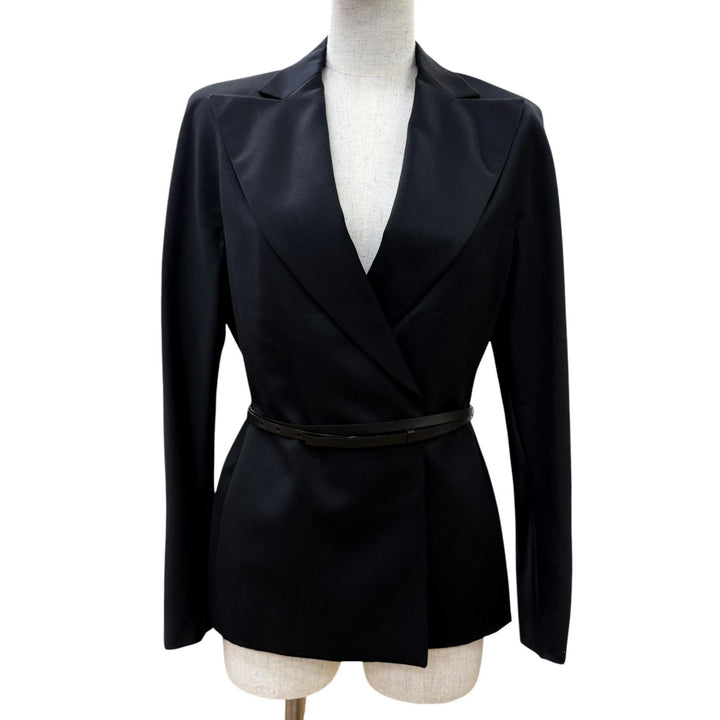 Great GUCCI tailored jacket Peaked lapel leather belt included black wool 38