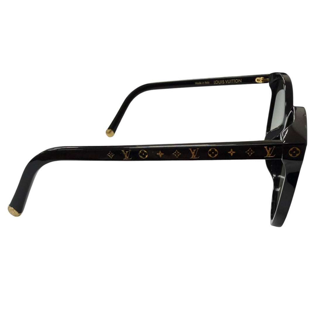 Excellent LOUIS VUITTON Sunglasses My Monogram Light Cat Eye black