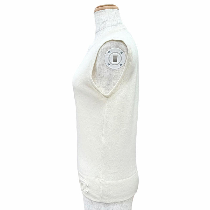 Great CHANEL COCO Mark Sleeveless Knit Vest Ivory cashmere EU 38 01A P18160