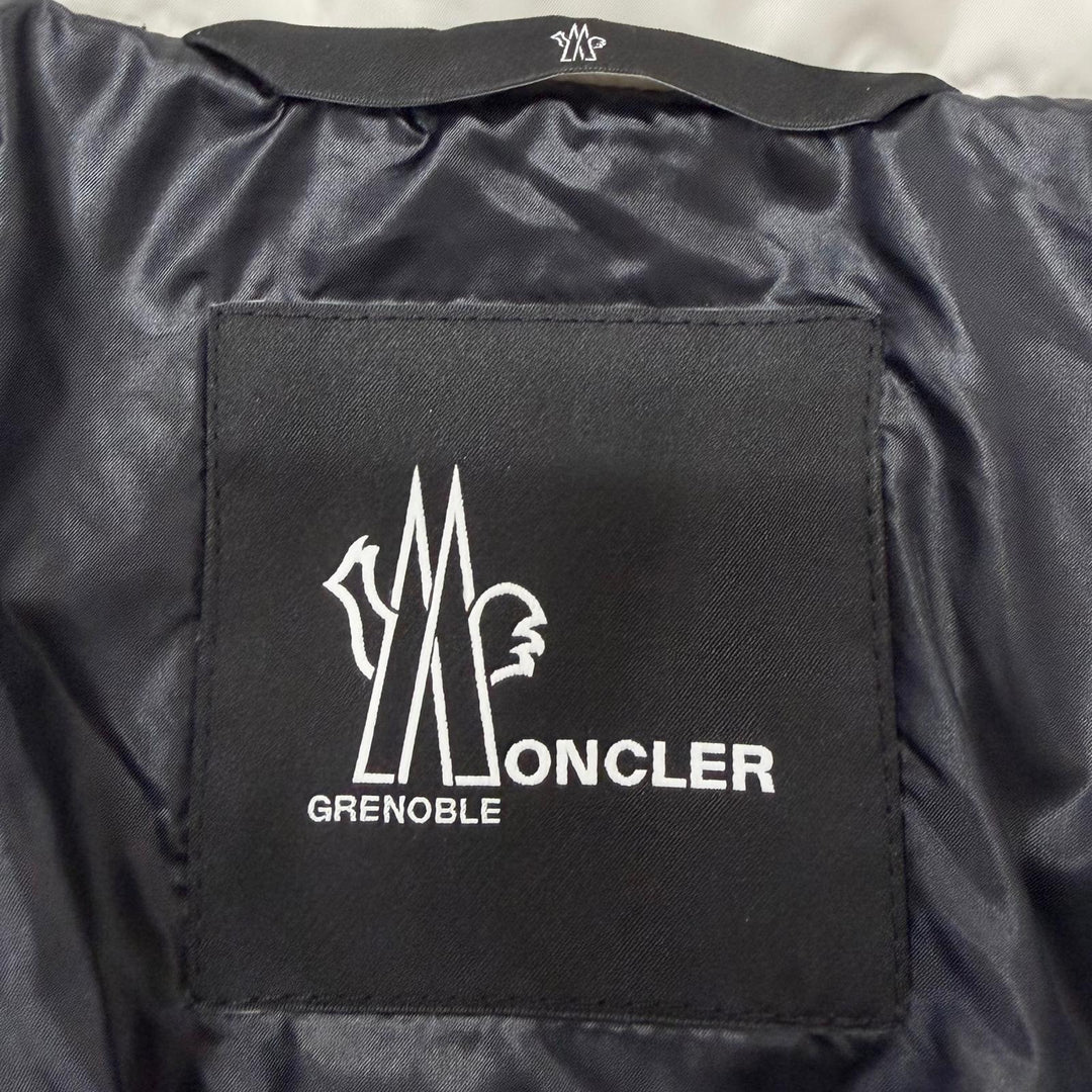 Pristine MONCLER GRENOBLE Down jacket ISORNO GIUBBOTTO