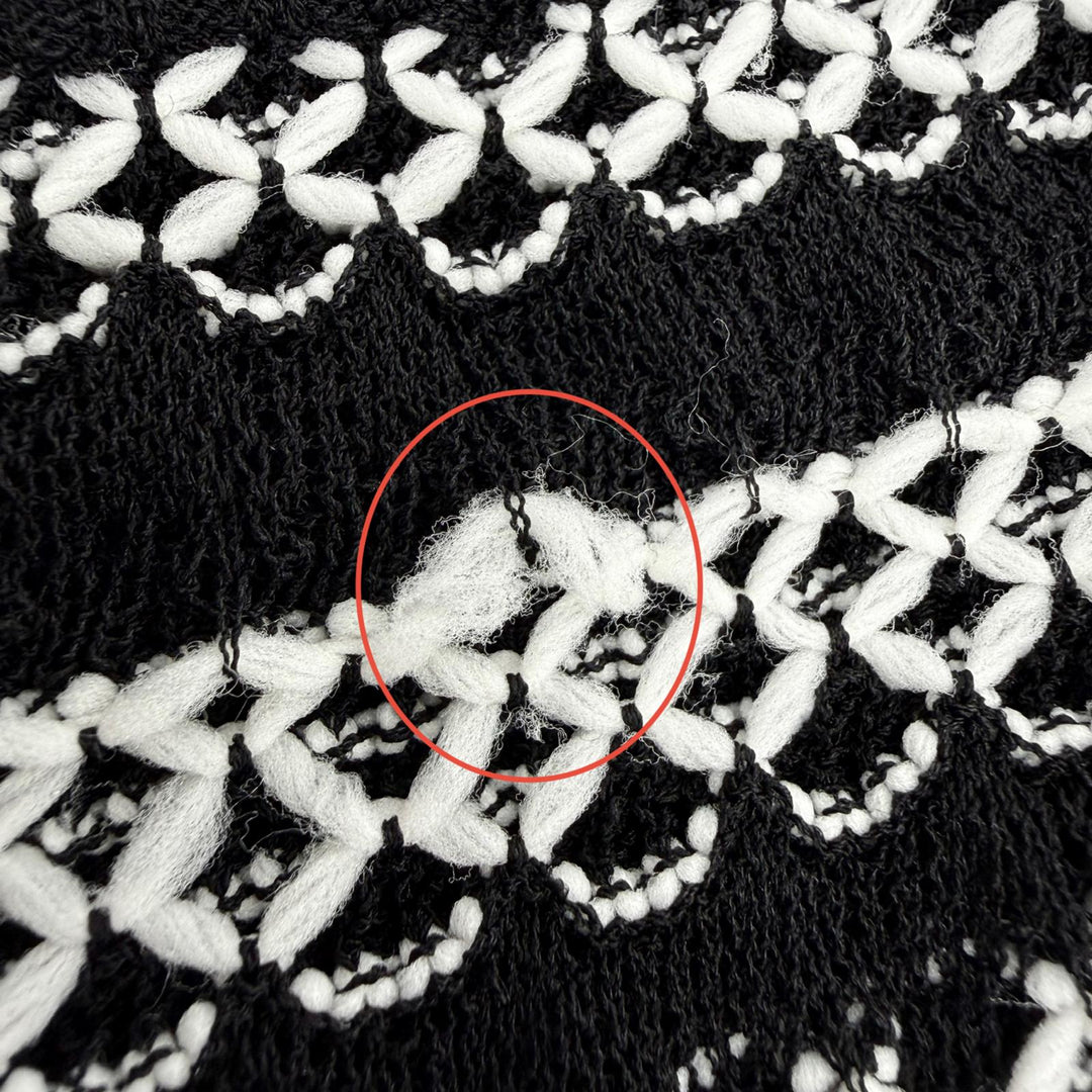 Excellent CHANEL cardigan Front design long-sleeved knit black Viscose Women 42