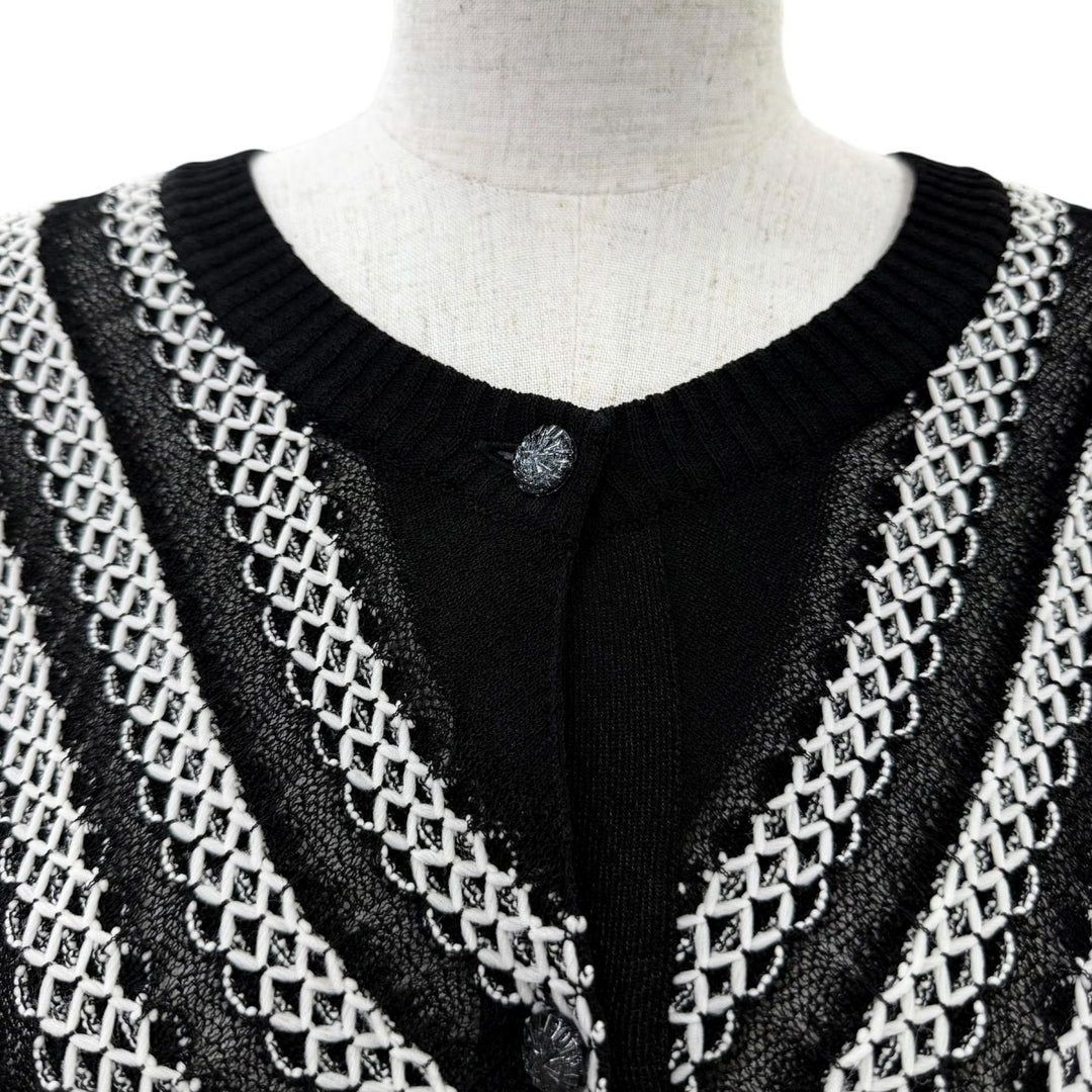 Excellent CHANEL cardigan Front design long-sleeved knit black Viscose Women 42