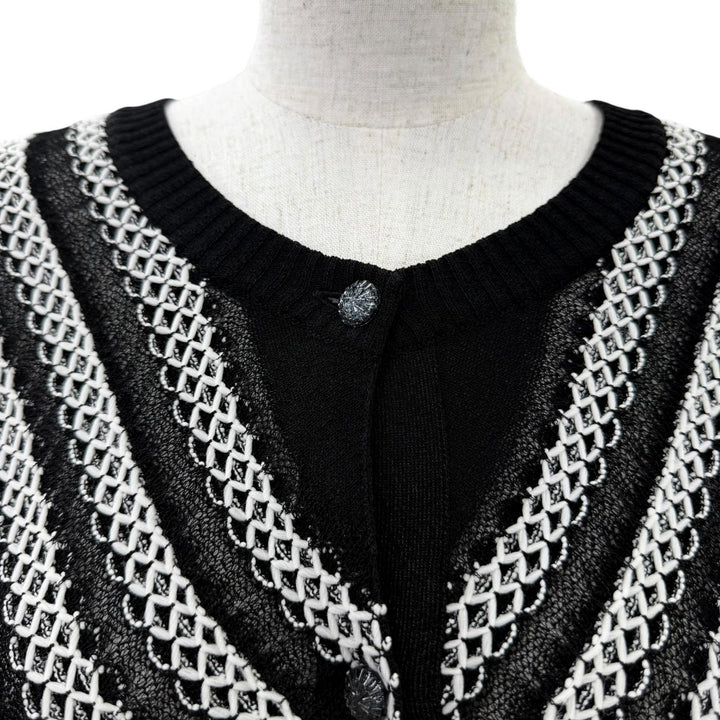 Excellent CHANEL cardigan Front design long-sleeved knit black Viscose Women 42