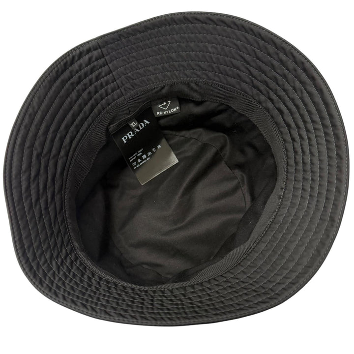 Excellent PRADA hat Re-Nylon Triangle With Logo Bucket black