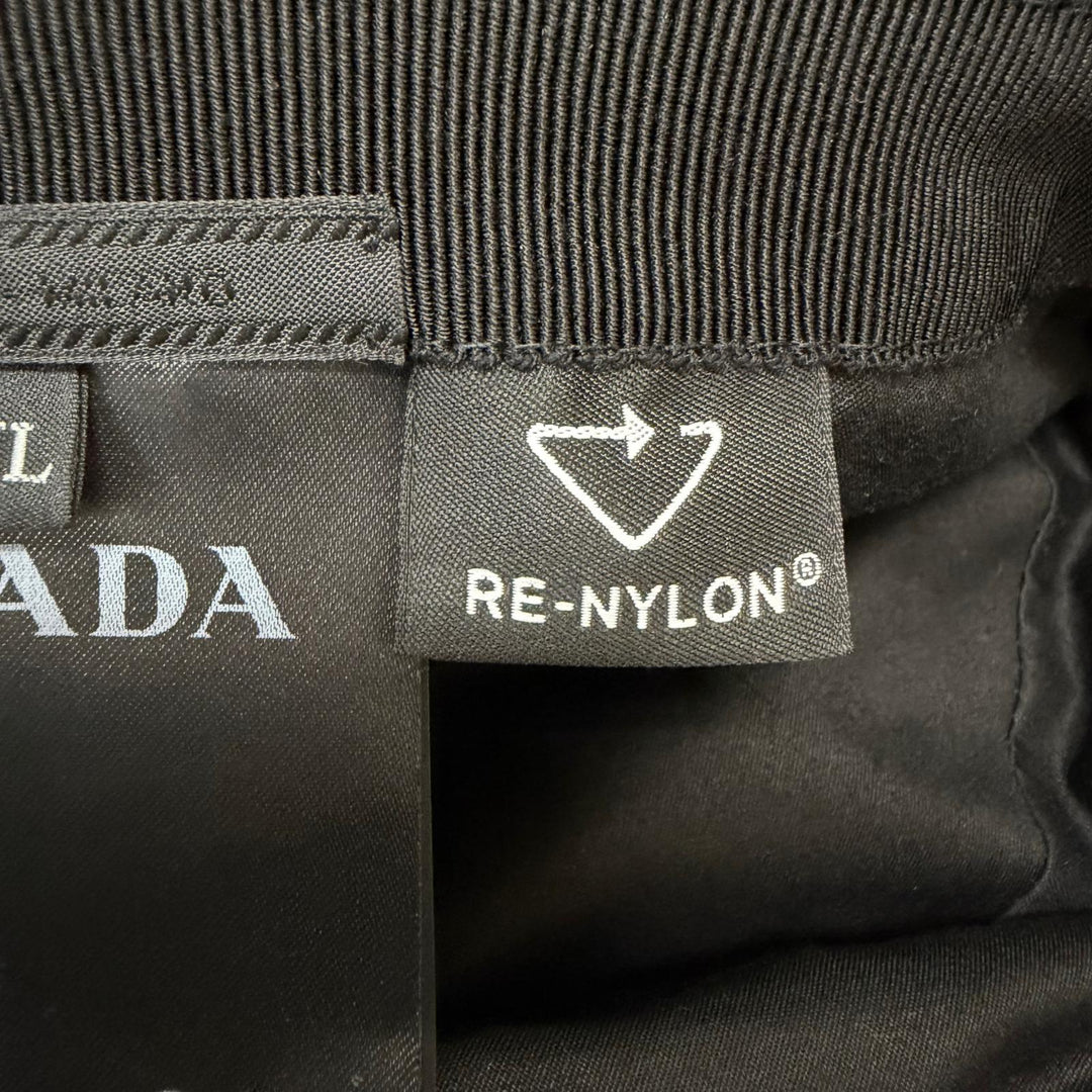 Excellent PRADA hat Re-Nylon Triangle With Logo Bucket black
