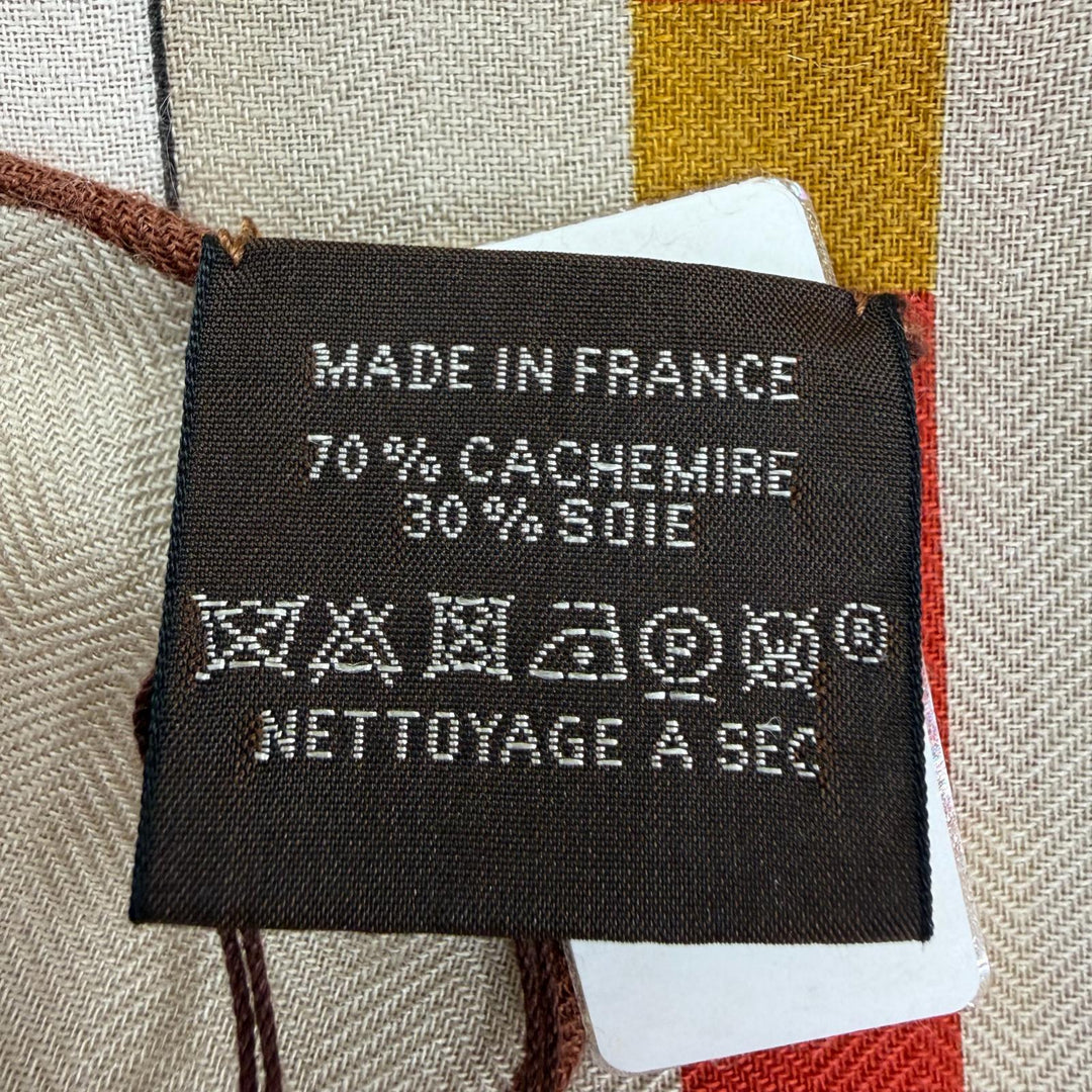 Pristine HERMES scarf Carriages in elaborate designs cashmere Women