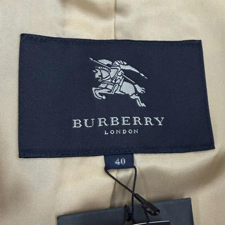 Pristine BURBERRY LONDON coat Logo buttons, Nova check lining black wool 40