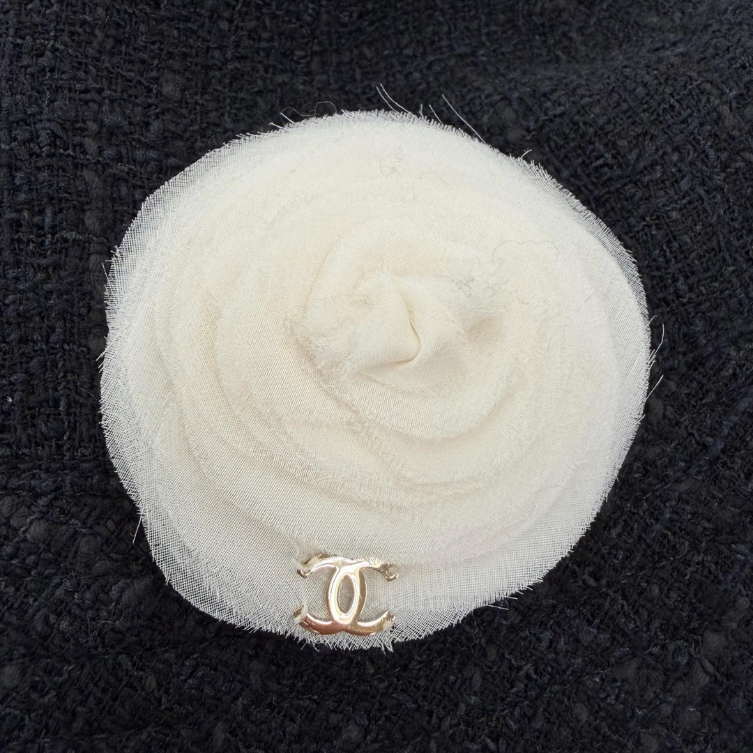 Great CHANEL hat Silk blend corsage COCO Mark tweed black wool Women 57