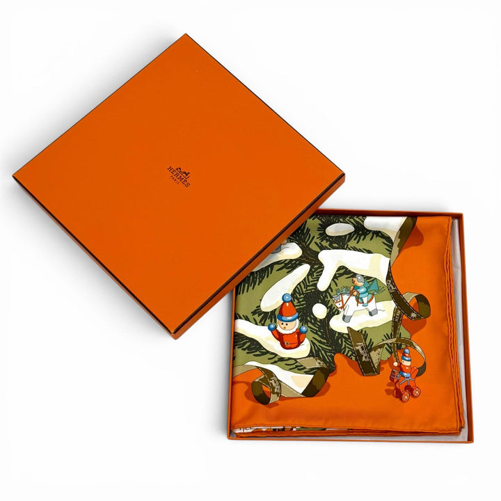 Pristine HERMES scarf Christmas at 24 Faubourg silk Women