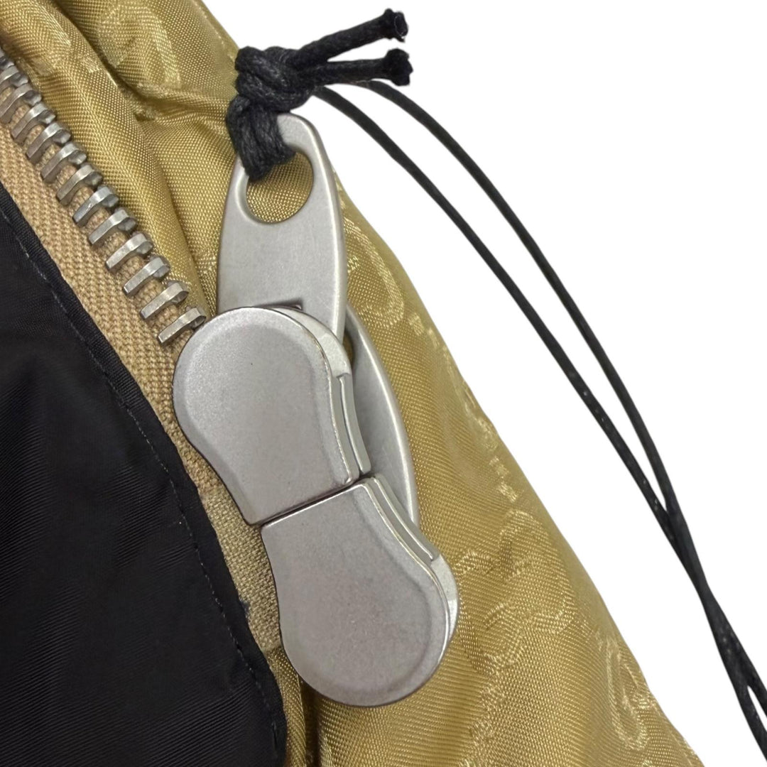 Pristine GUCCI down coat Logo print, side stripe, hooded beige