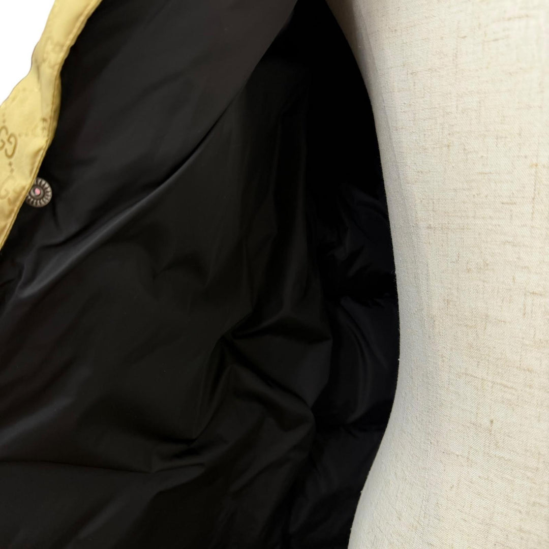 Pristine GUCCI down coat Logo print, side stripe, hooded beige