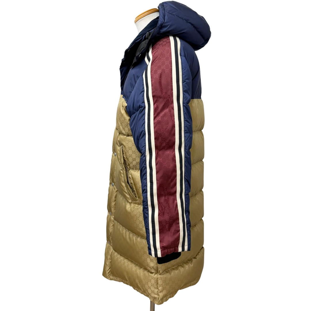 Pristine GUCCI down coat Logo print, side stripe, hooded beige