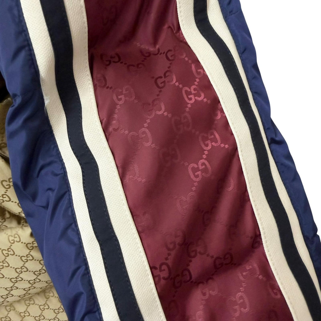 Pristine GUCCI down coat Logo print, side stripe, hooded beige
