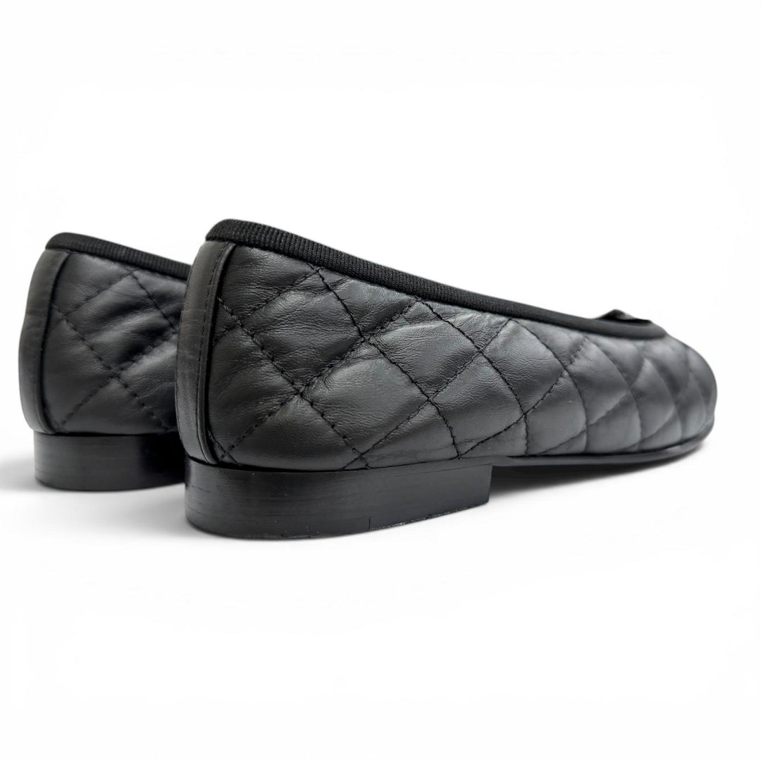 Great CHANEL pumps COCO Mark Ribbon Matelassé Leather Flats black 35 G26250