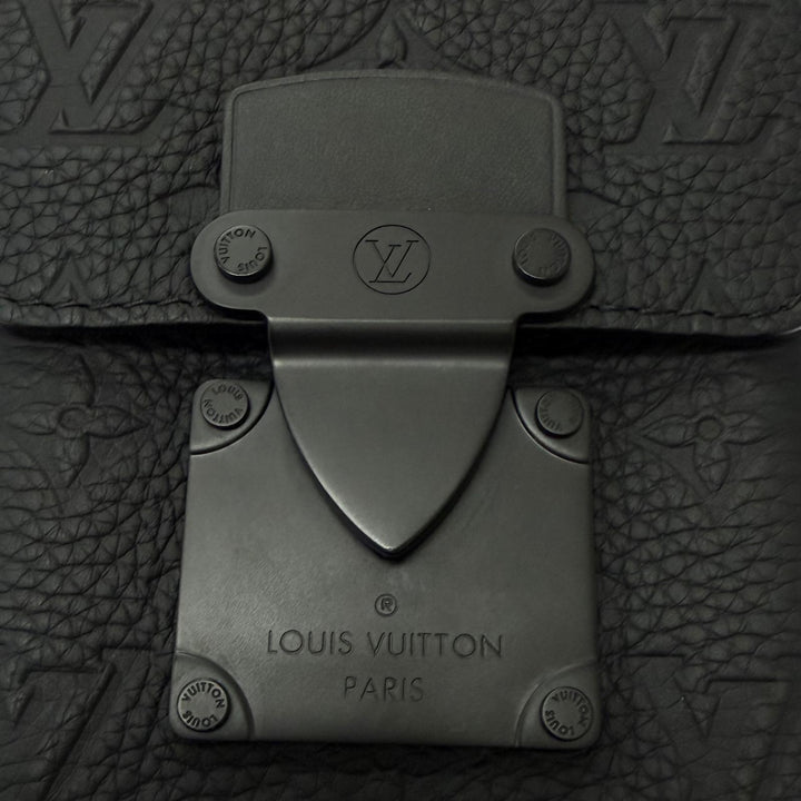 Excellent LOUIS VUITTON Shoulder Bag S Lock Vertical Wearable Wallet