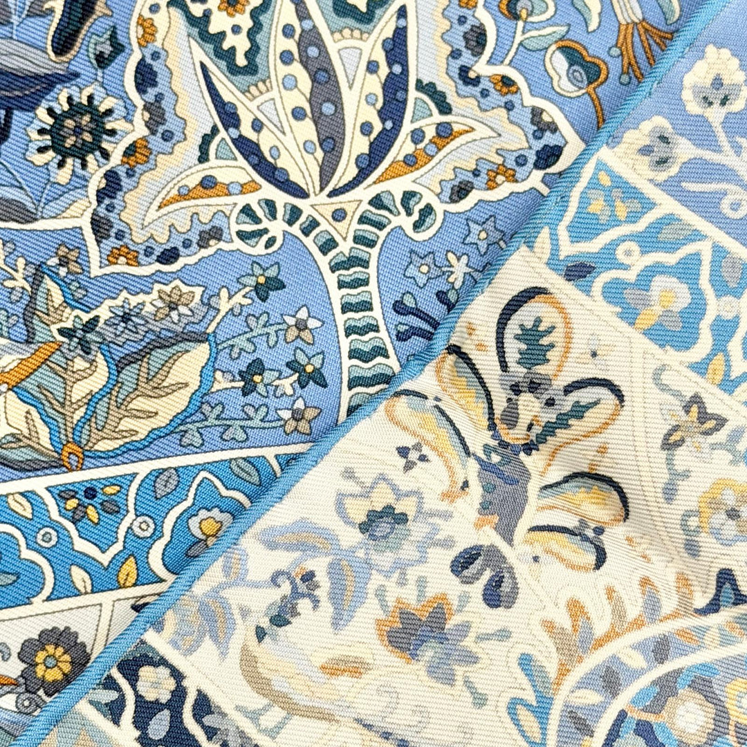 Pristine HERMES scarf In the Land of Blooming Birds Petit Carre Carre 45 silk