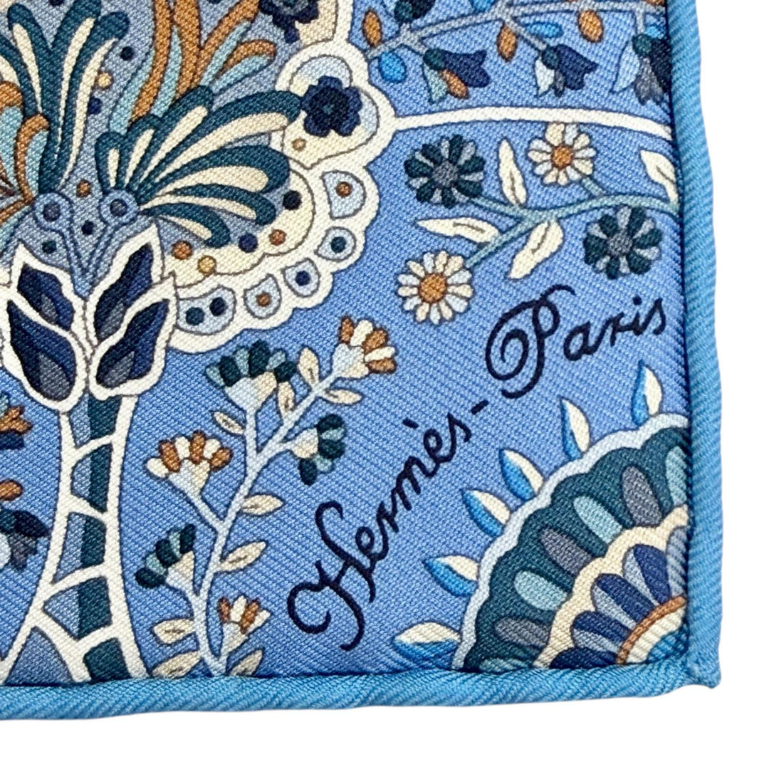 Pristine HERMES scarf In the Land of Blooming Birds Petit Carre Carre 45 silk