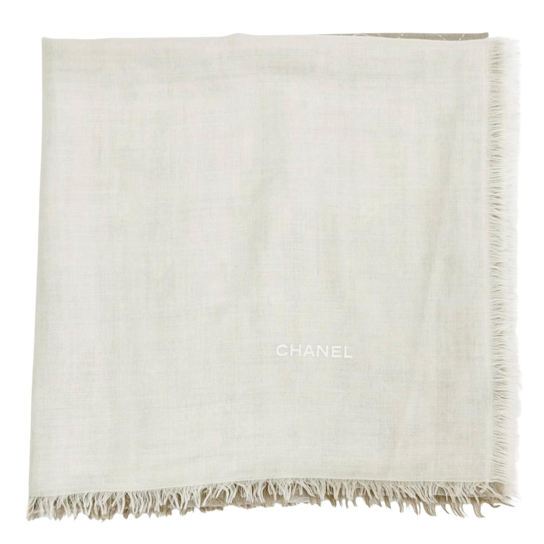 Great CHANEL Stall COCO Mark Logo Matelassé Pattern Mini Fringe Shawl Beige 19P