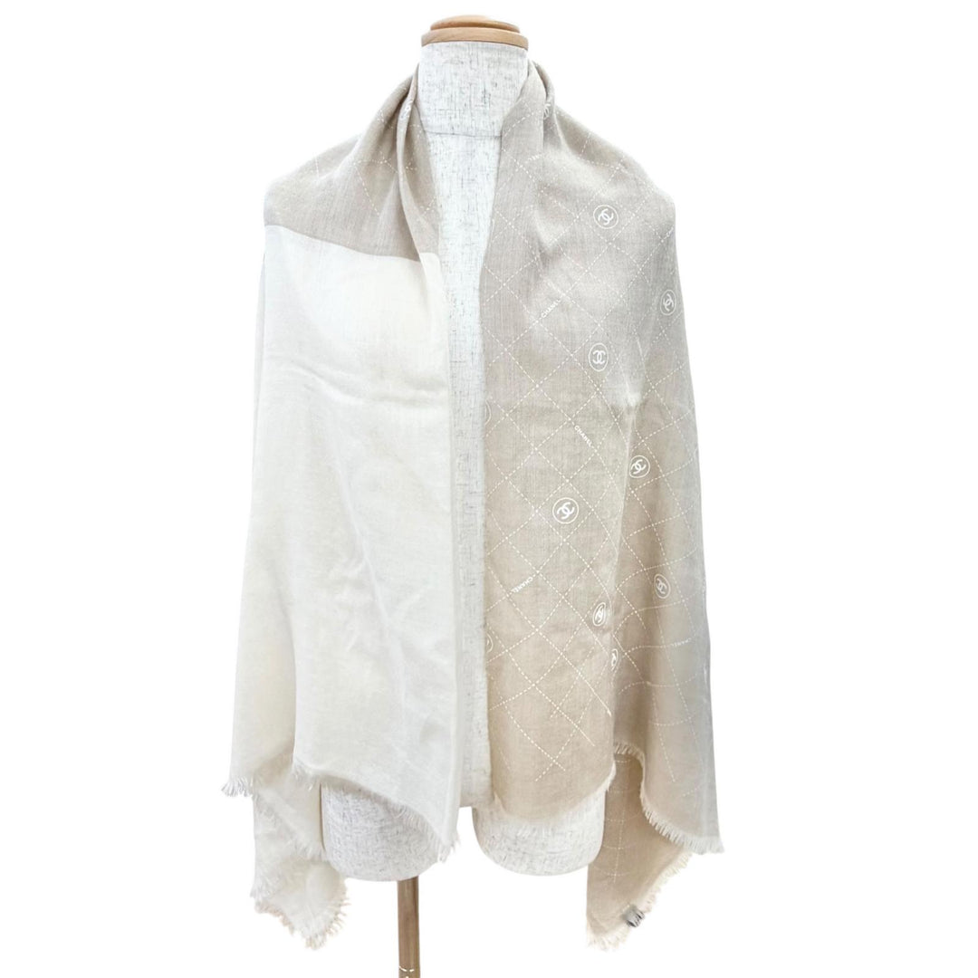 Great CHANEL Stall COCO Mark Logo Matelassé Pattern Mini Fringe Shawl Beige 19P