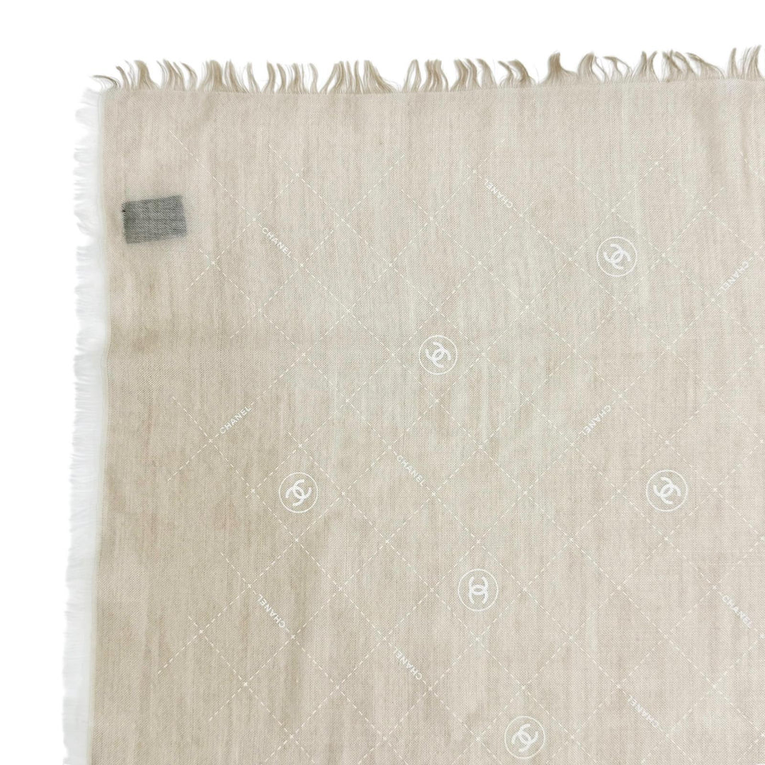 Great CHANEL Stall COCO Mark Logo Matelassé Pattern Mini Fringe Shawl Beige 19P