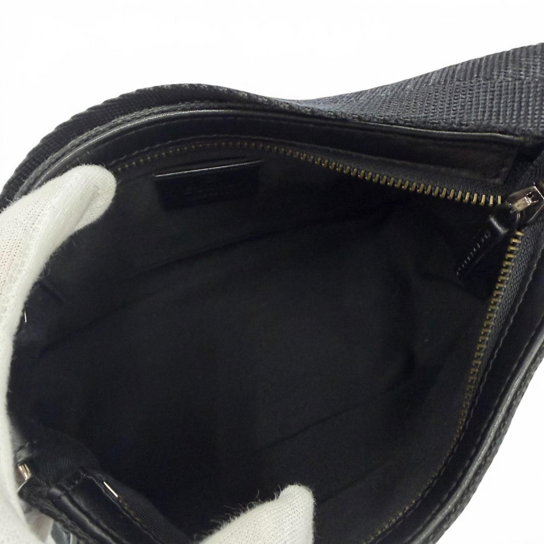 Great GUCCI Handbag Leather logo patch zip pouch black GG canvas Women 106644