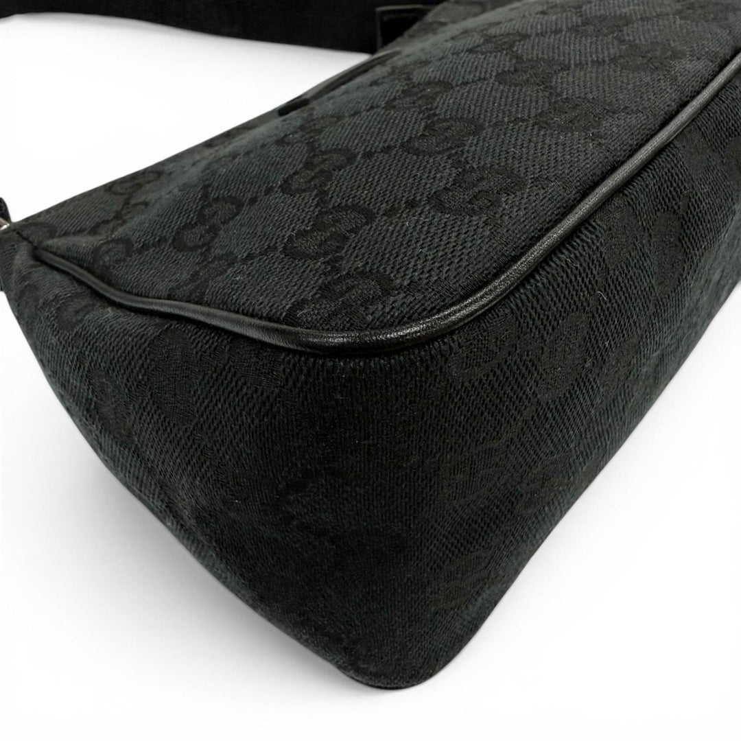 Great GUCCI Handbag Leather logo patch zip pouch black GG canvas Women 106644