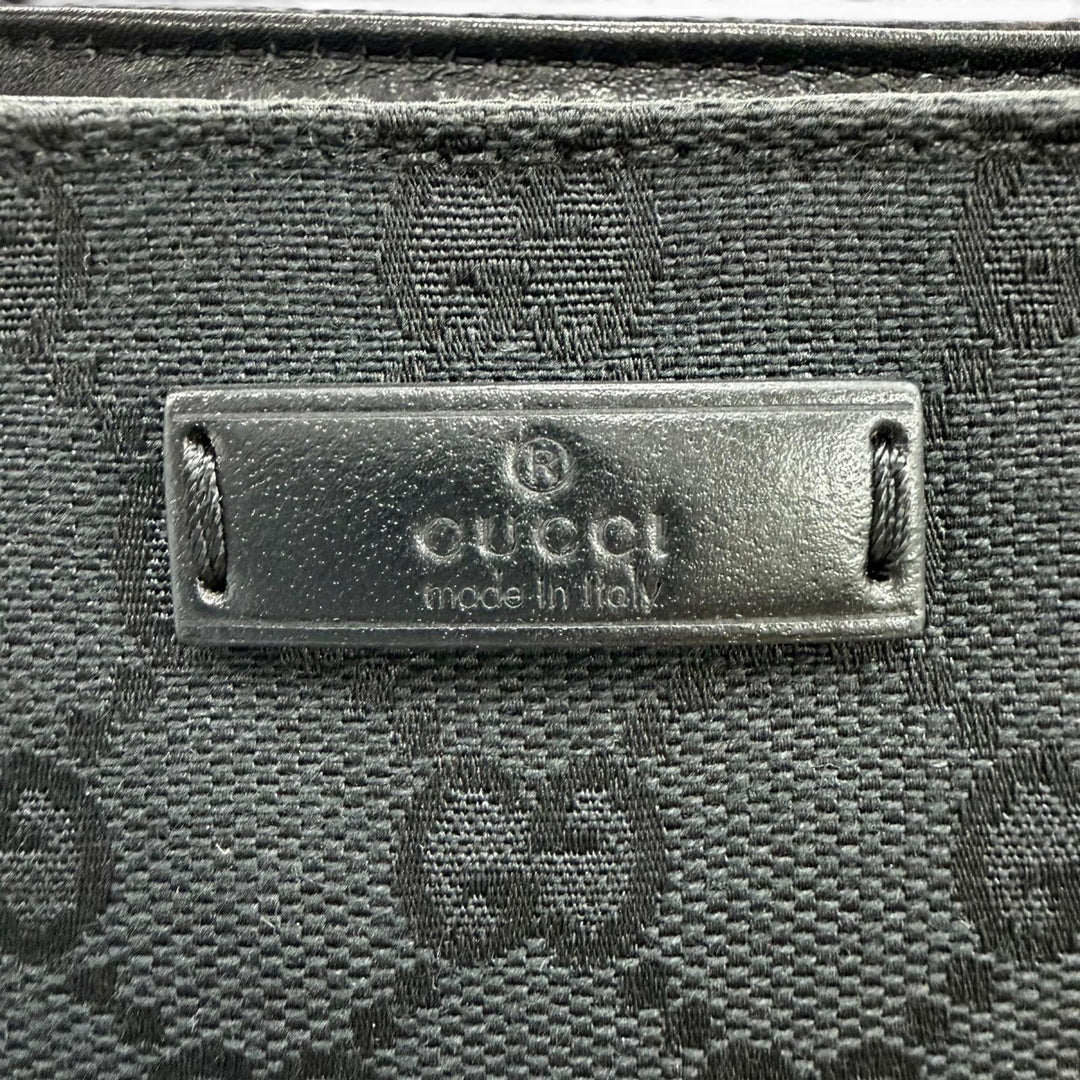 Great GUCCI Handbag Leather logo patch zip pouch black GG canvas Women 106644